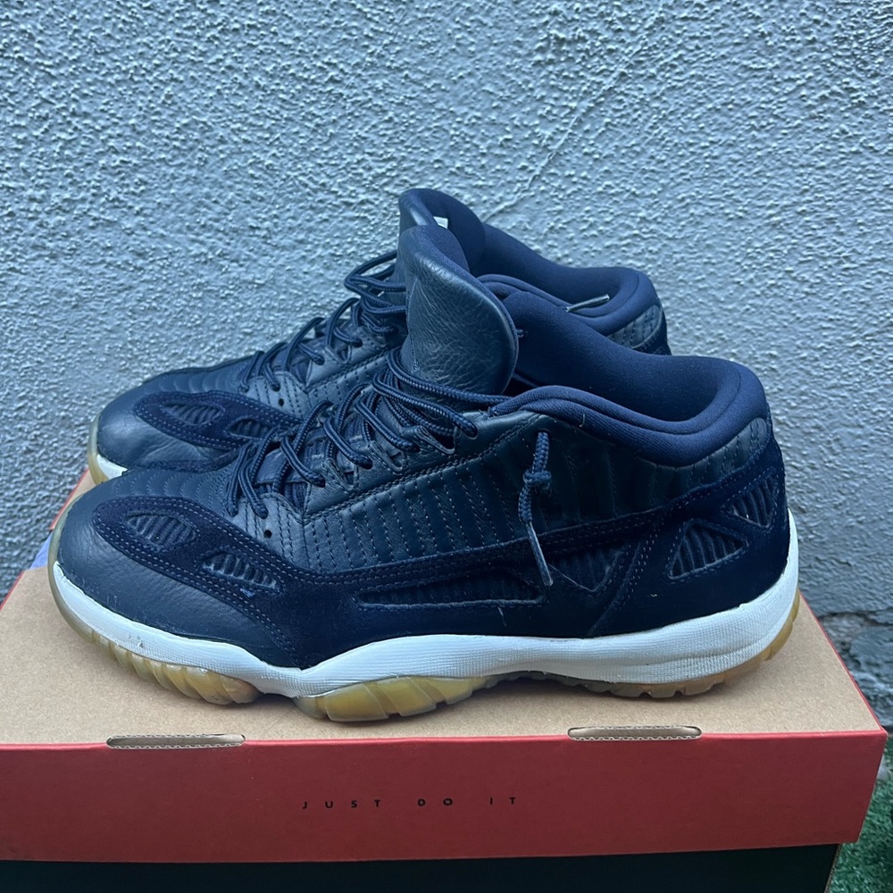Jordan 11 Retro Low IE Obsidian